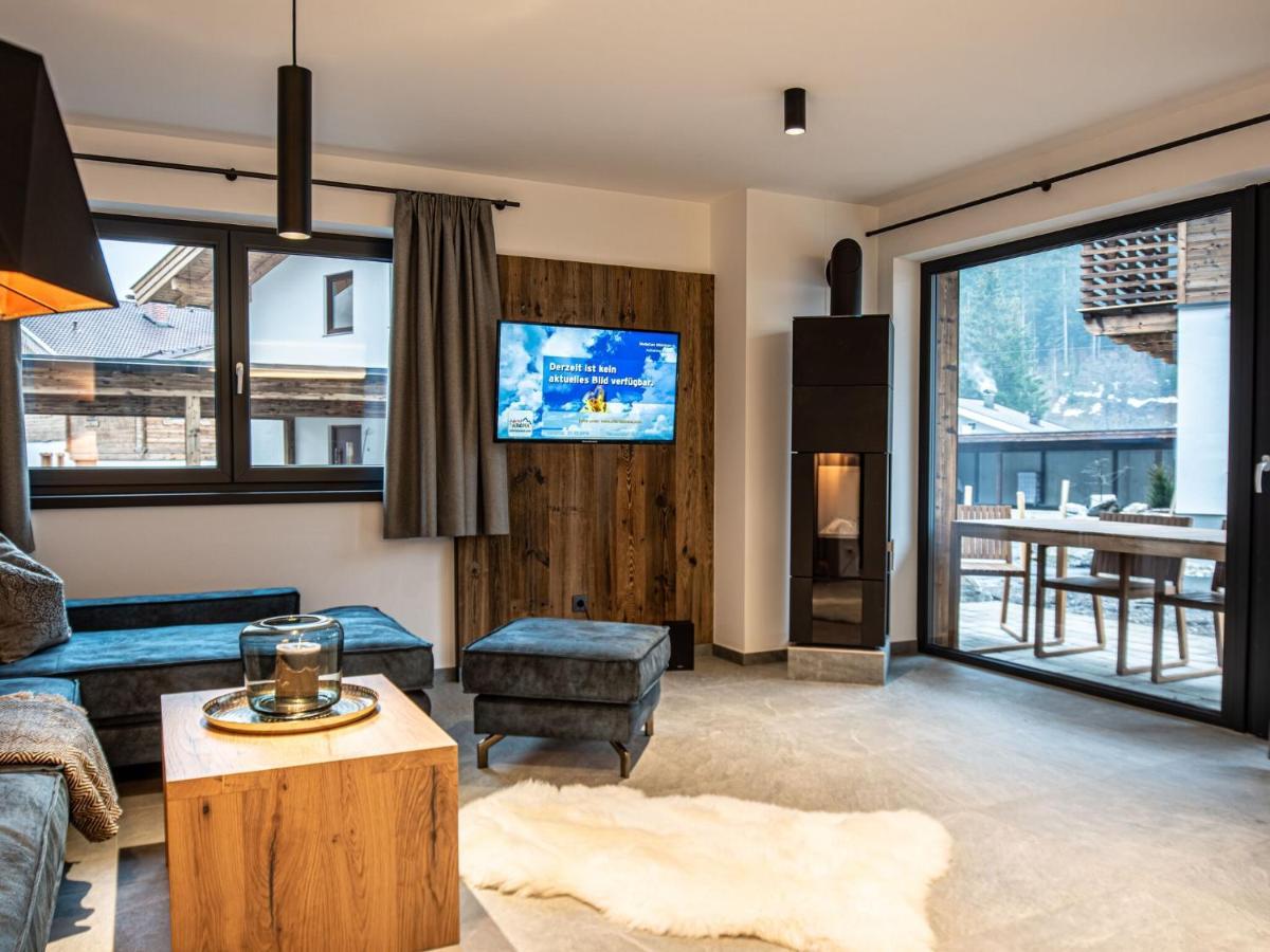 Apartment In Wald Im Pinzgau With A Carport Bagian luar foto