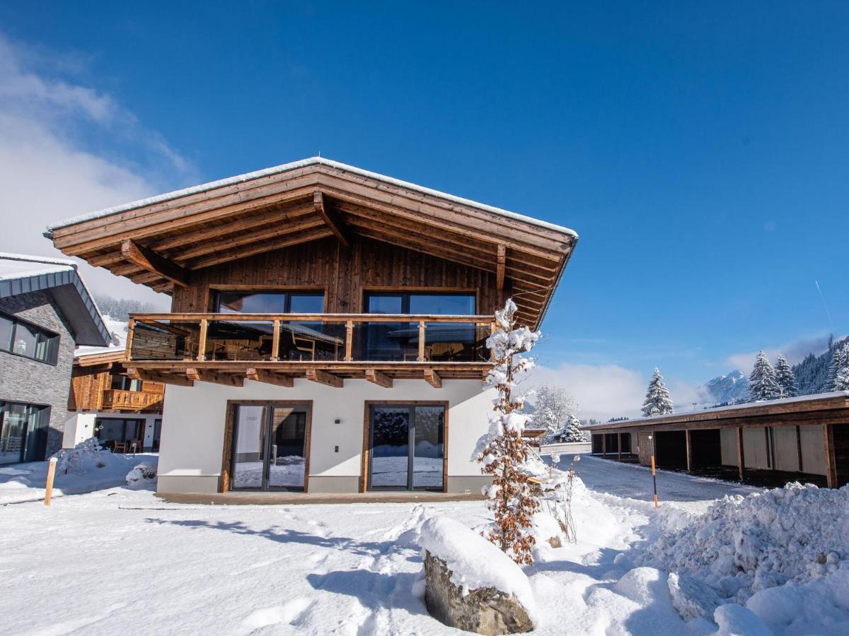 Apartment In Wald Im Pinzgau With A Carport Bagian luar foto