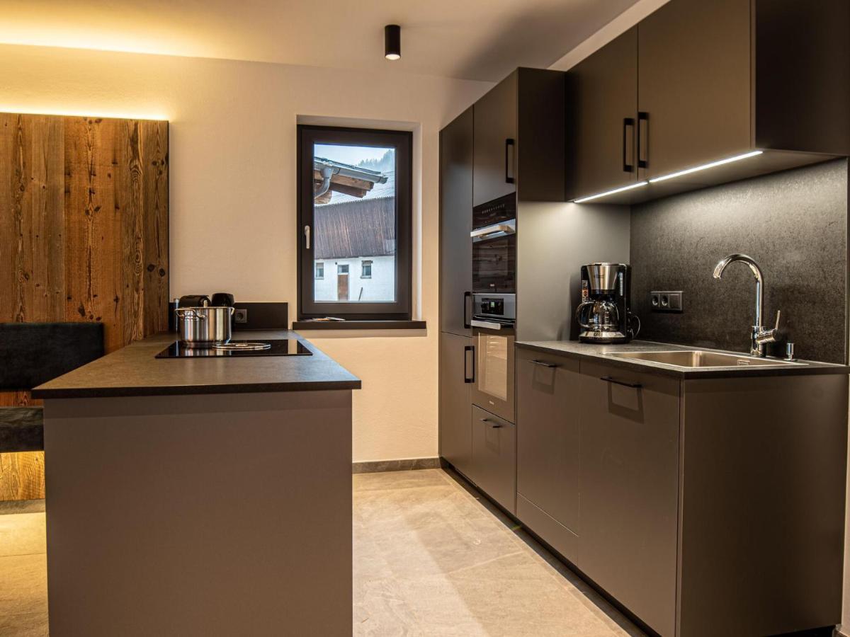 Apartment In Wald Im Pinzgau With A Carport Bagian luar foto